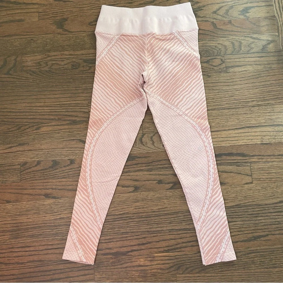 NUX Wildcat Seamless High Waisted Yoga Leggings - Picture 9 of 9